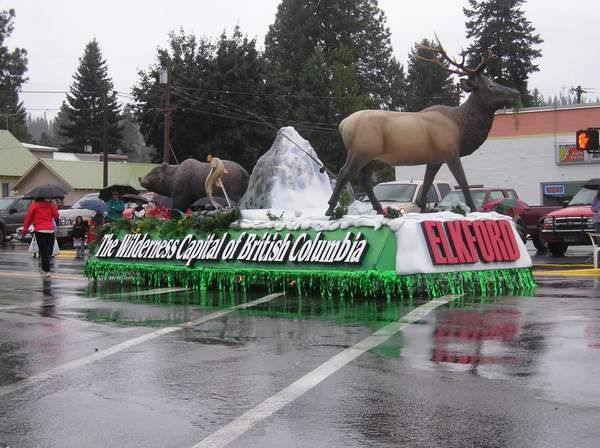 Elkford, B.C. float. Photo by LibbyMT.com.