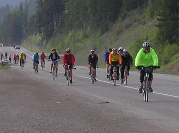 Line of riders. Photo by Maggie Craig, LibbyMT.com.