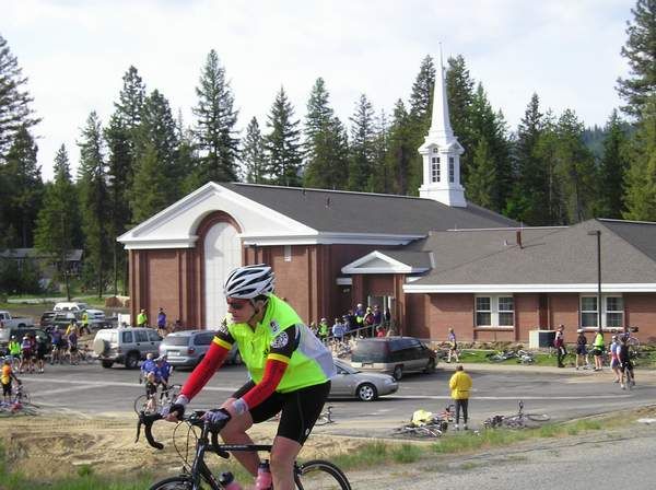 Leaving the first food stop. Photo by Maggie Craig, LibbyMT.com.