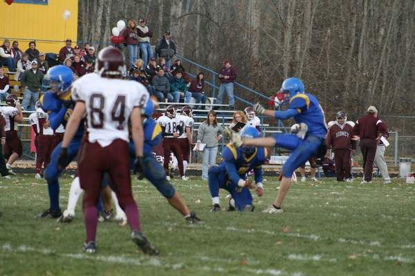 Zach makes the punt. Photo by LibbyMT.com.