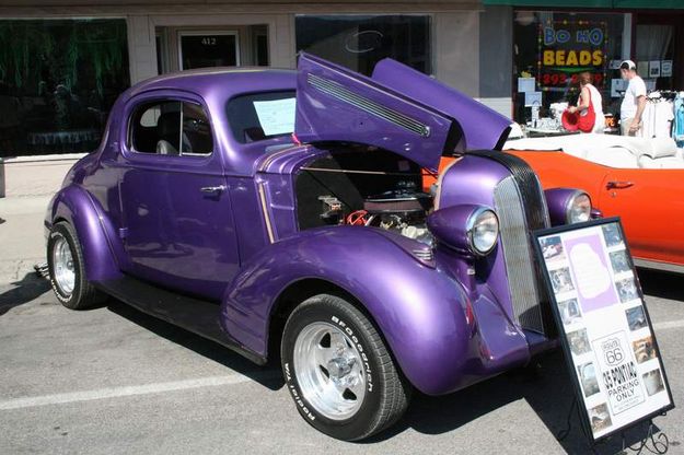 1935 Pontiac Coupe. Photo by LibbyMT.com.