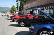 Cars line Mineral Avenue. Photo by LibbyMT.com.