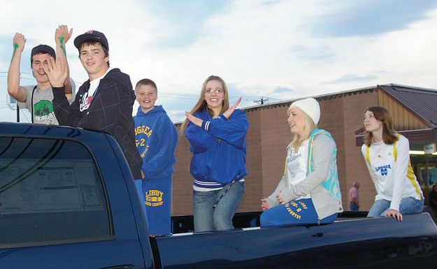 Cross Country Team. Photo by Kootenai Valley Record.