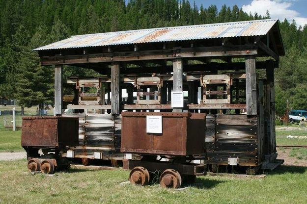 Ore cart. Photo by LibbyMT.com.