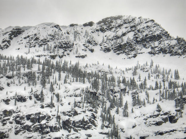 Peaks above Geiger Lake. Photo by Bob Hosea.