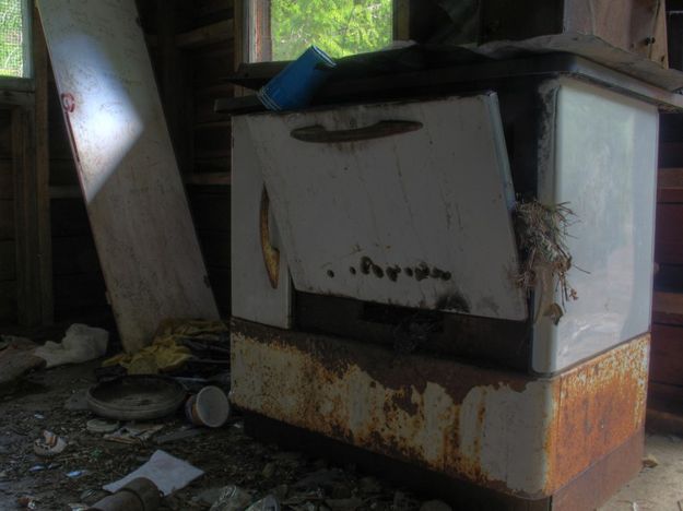 Old stove. Photo by Bob Hosea.