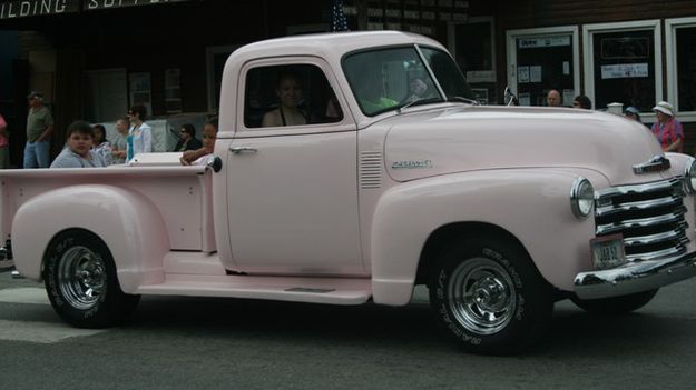 1952 Chevrolet. Photo by LibbyMT.com.