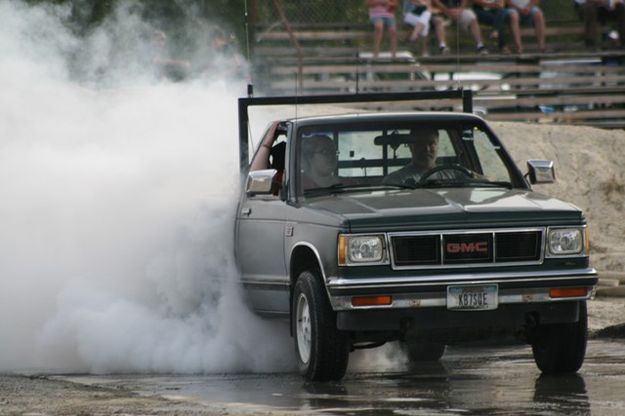 1987 GMC. Photo by LibbyMT.com.