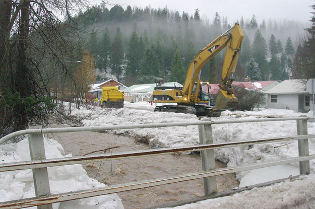 Muddy flow. Photo by Kootenai Valley Record.