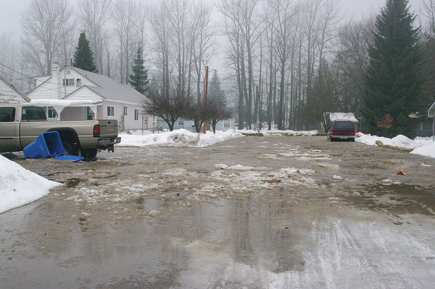 West Oak Street. Photo by Kootenai Valley Record.