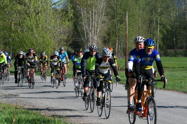 The riders start up the Haul Road. Photo by LibbyMT.com.