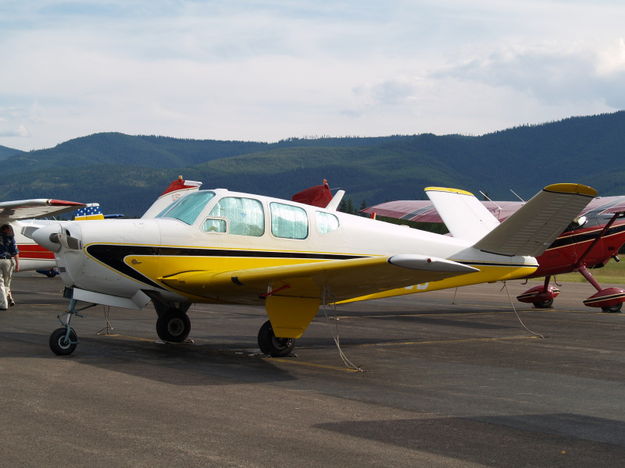 Fly-in. Photo by Duane Williams, KLCB-KTNY Radio.