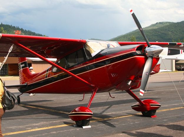 1955 Cessna C-180 Skywagon. Photo by LibbyMT.com.