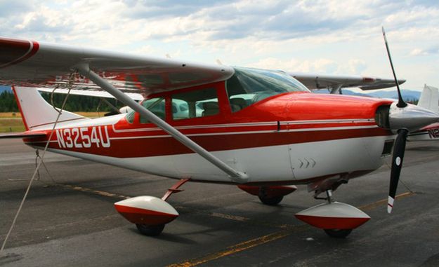 1963 Cessna C-182 Skylane. Photo by LibbyMT.com.