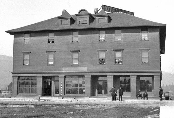 Libby Hotel. Photo by Duane Williams, KLCB-KTNY Radio.