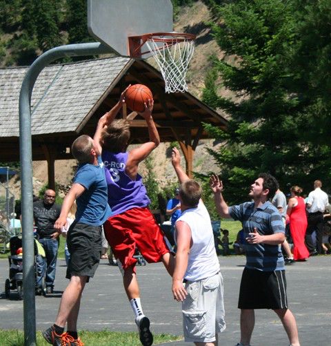 Basketbball. Photo by Maggie Craig, LibbyMT.com.