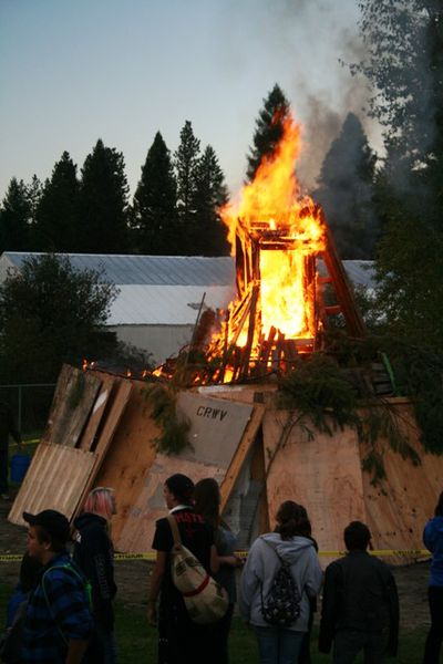 Watching it burn. Photo by Maggie Craig, LibbyMT.com.