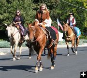 We love the horses. Photo by LibbyMT.com.