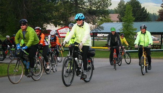 The start - Group 2. Photo by LibbyMT.com.