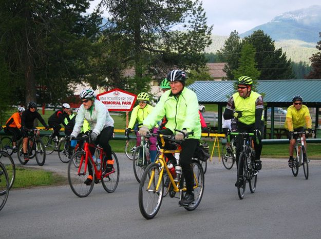 The start - Group 2. Photo by LibbyMT.com.