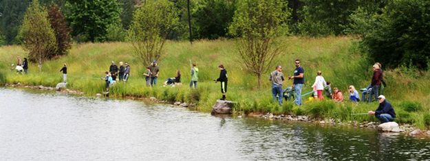 Around the pond. Photo by LibbyMT.com.