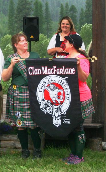 Clan MacFarlane. Photo by LibbyMT.com.