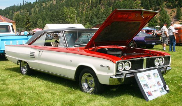 1966 Dodge Coronet. Photo by LibbyMT.com.