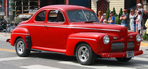 1942 Ford. Photo by LibbyMT.com.