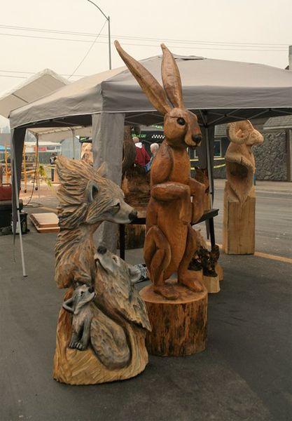 Big carvings. Photo by LibbyMT.com.