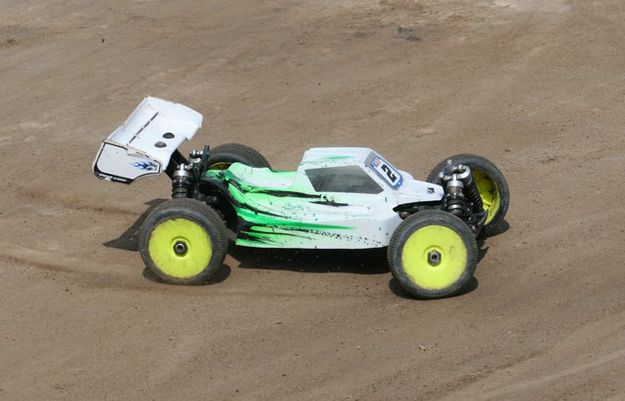 1/8 E-Buggy 4WD. Photo by LibbyMT.com.