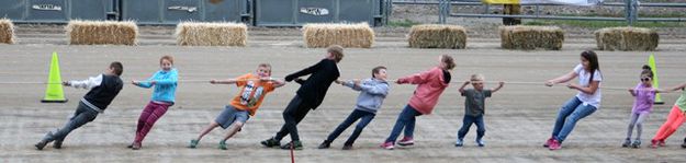 Kids' tug-of-war. Photo by LibbyMT.com.