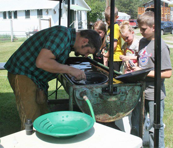 Dan's finding gold. Photo by LibbyMT.com.