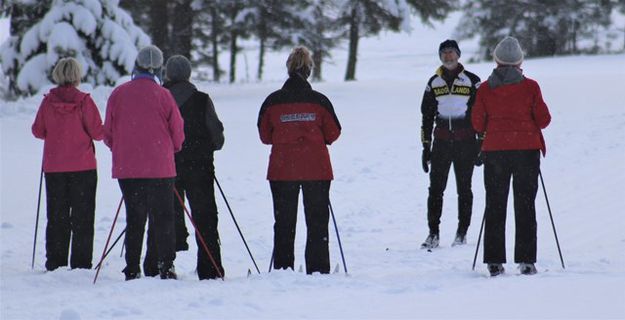 Dr. Greg Rice instructs skiers. Photo by LibbyMT.com.