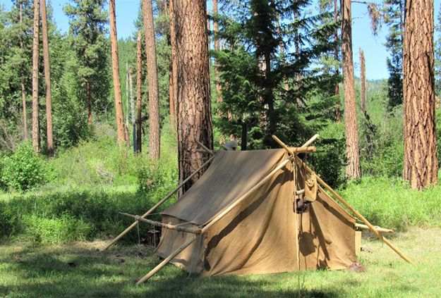 A trapper's tent. Photo by LibbyMT.com.
