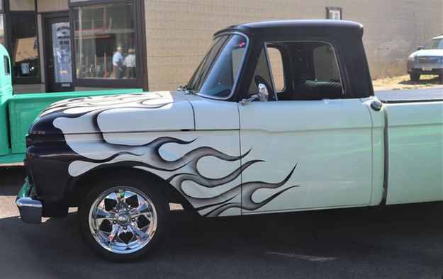 1965 Ford F100. Photo by LibbyMT.com.