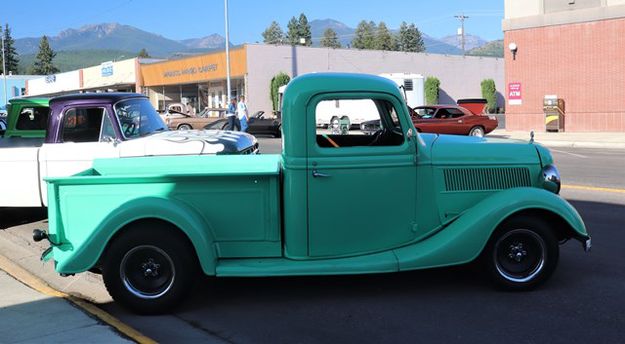 1937 Ford pickup. Photo by LibbyMT.com.