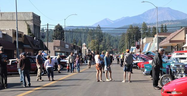 Mineral Avenue. Photo by LibbyMT.com.