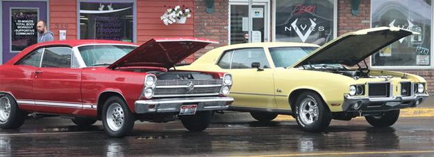 1966 Ford Fairlane and 1972 Oldsmobile Cutlass Supreme. Photo by LibbyMT.com.