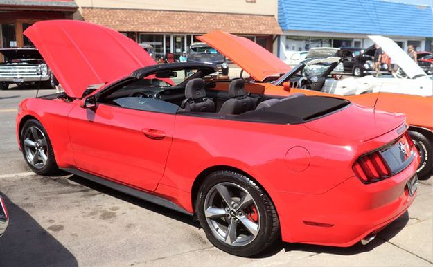 2015 Ford Mustang convertible. Photo by LibbyMT.com.