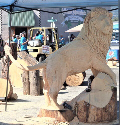 Lion under construction. Photo by LibbyMT.com.