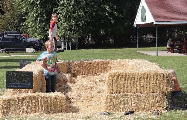 Straw Pit. Photo by LibbyMT.com.