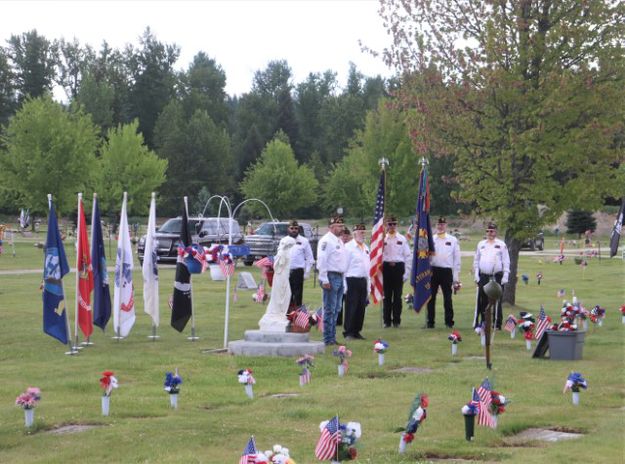 Call for laying of wreaths. Photo by LibbyMT.com.
