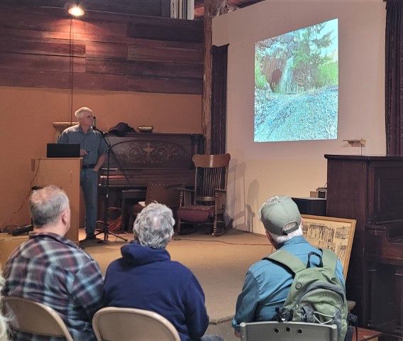 Jeff Gruber gives a talk about Libby Dam. Photo by LibbyMT.com.