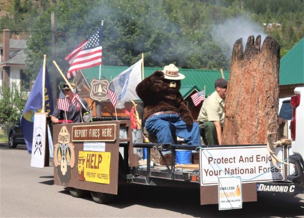 There's Smokey!. Photo by LibbyMT.com.