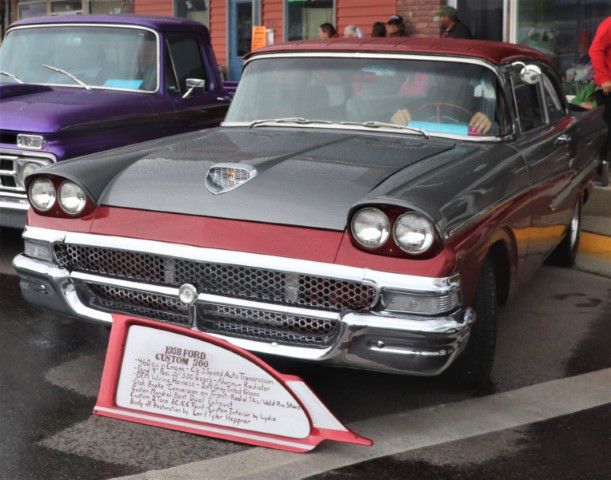 1958 Ford Custom 300. Photo by LibbyMT.com.