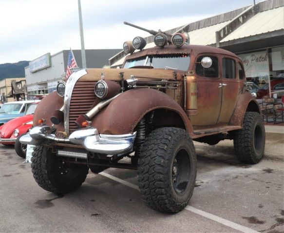 1938 Hudson Terraplane. Photo by LibbyMT.com.
