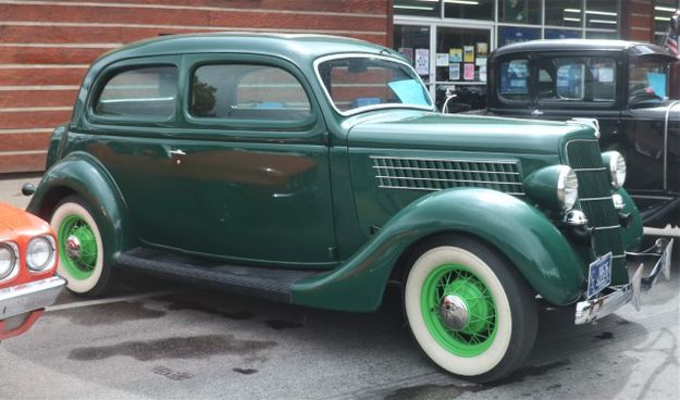 1935 Ford. Photo by LibbyMT.com.