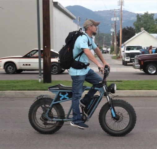 Another way to cruise. Photo by LibbyMT.com.