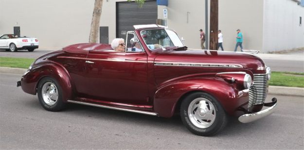 Cruisin'. Photo by LibbyMT.com.