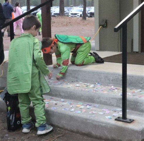 Sticker station. Photo by LibbyMT.com.